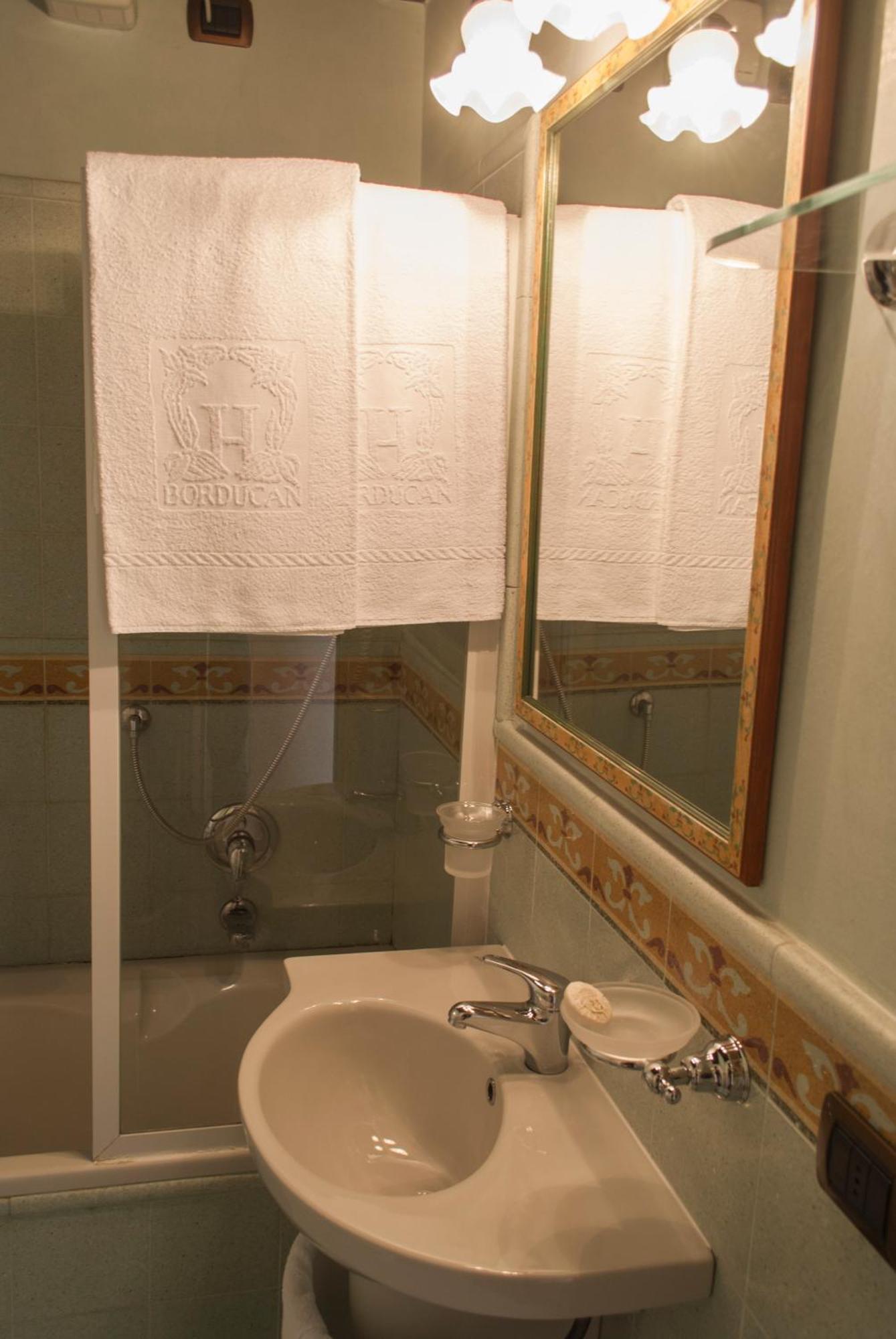 Al Borducan Boutique Hotel (Adults Only) Varese Exterior photo